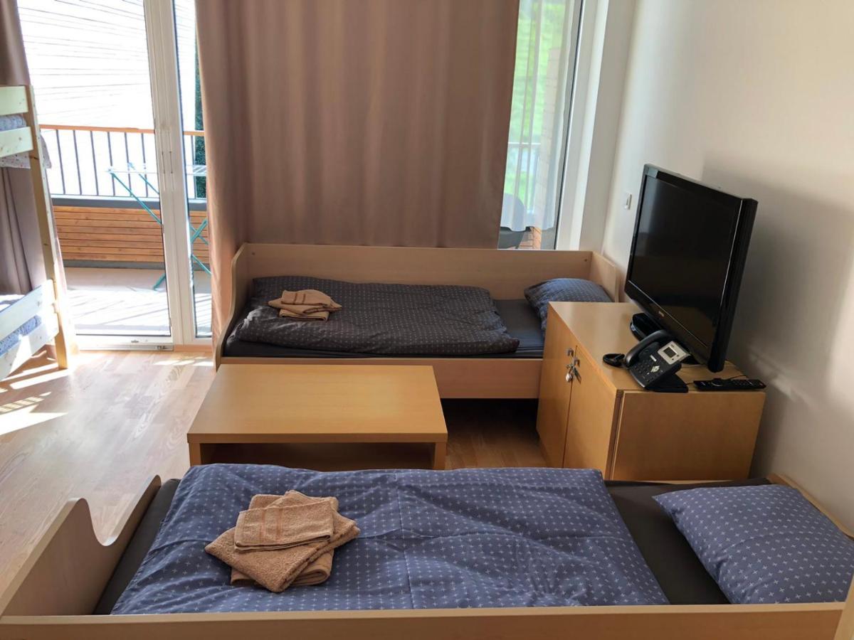 Apartma Runi Pod Zlato Lisico Pekre Exteriör bild