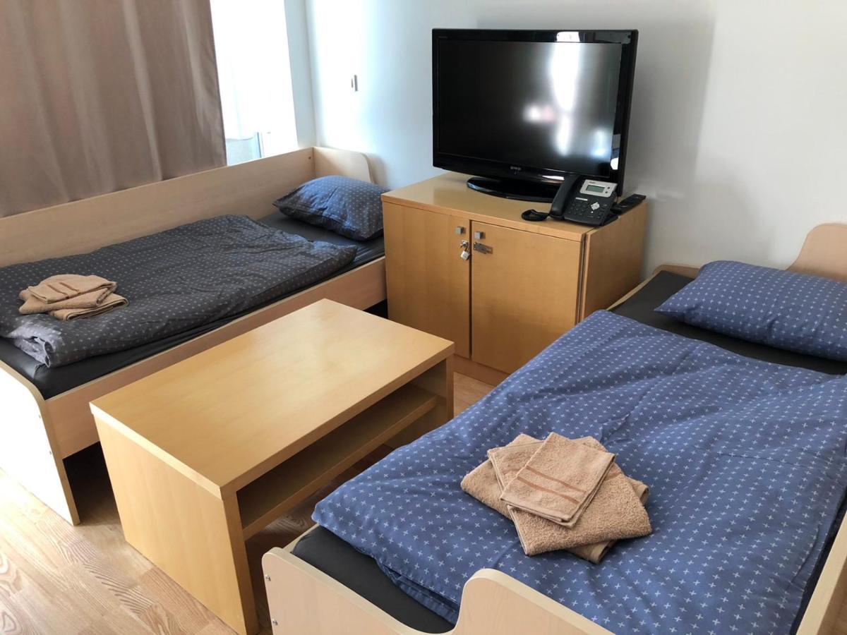 Apartma Runi Pod Zlato Lisico Pekre Exteriör bild