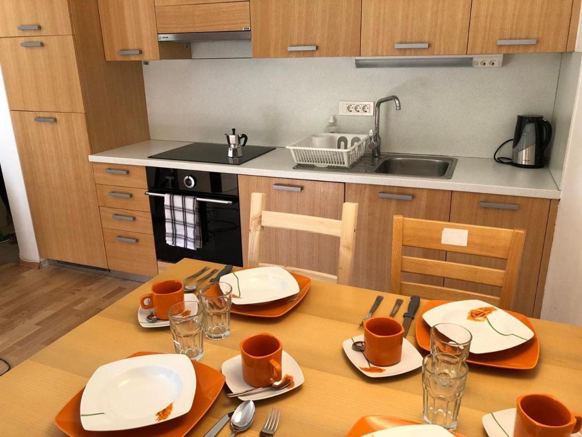 Apartma Runi Pod Zlato Lisico Pekre Exteriör bild
